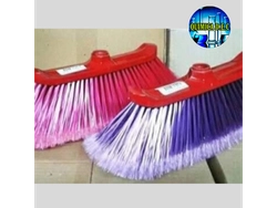 ESCOBILLON CURVO SOFIA 6H LAQUEADO FUSIA